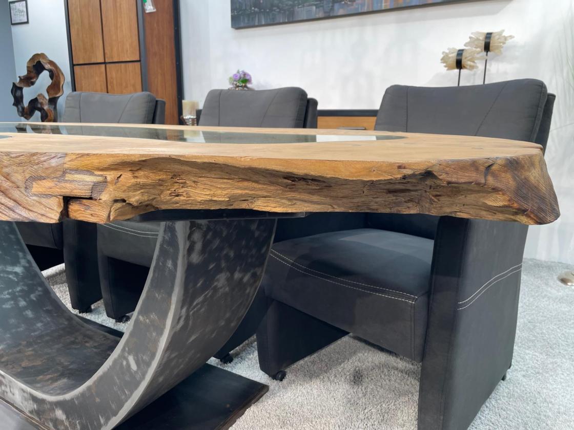 Vollmassiver Luxustisch aus Baumscheiben Expression mit orgnischer Form