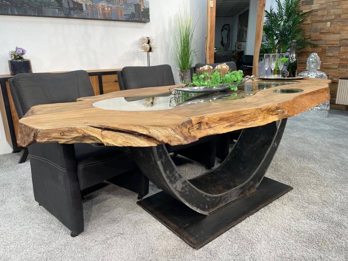 Vollmassiver Luxustisch aus Baumscheiben Expression mit orgnischer Form