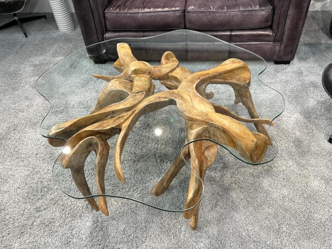 Couchtisch-Baumwurzel-mit-Glasplatte-Wohnzimmert