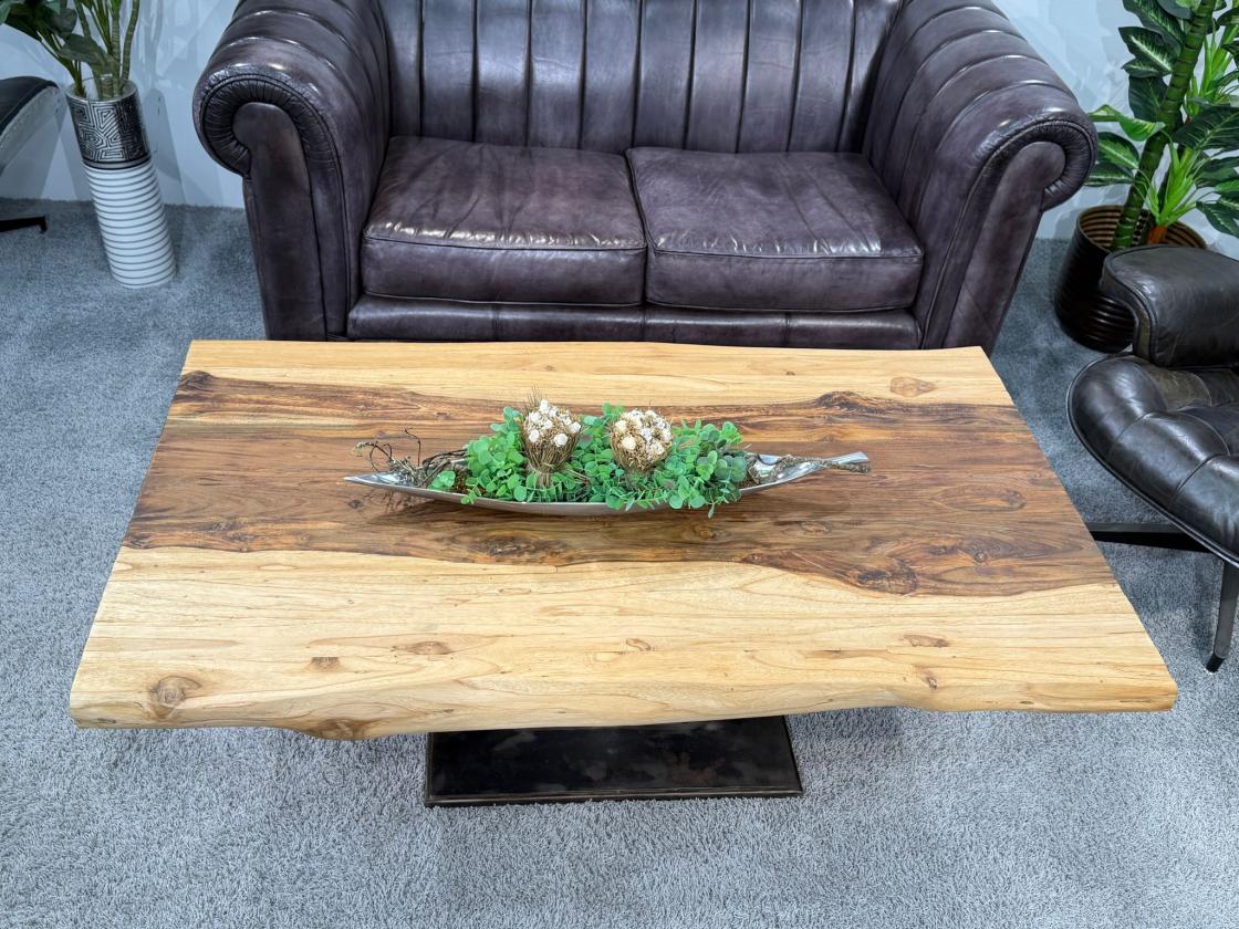 Wohnzimmertisch aus Massivholz mit Glas-Einlage, 140x80x49 cm.