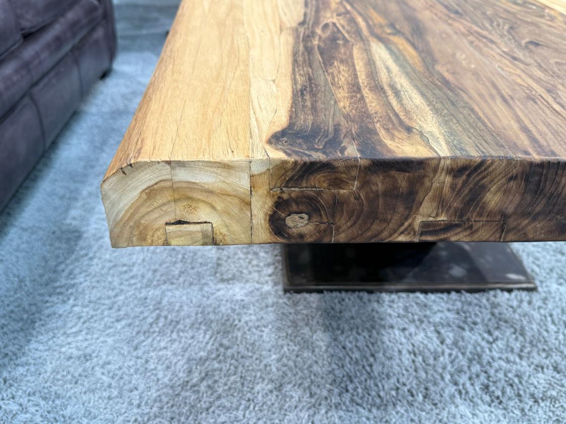 Massivholztisch Baumscheibentisch Couchtisch  Baumkante