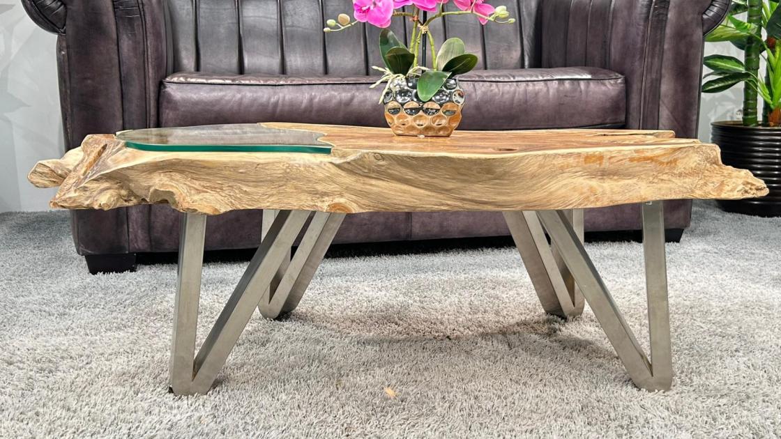 Wohnzimmertisch aus Teakholz mit Glasplatte, ca. 116 x 73 x 41 cm.