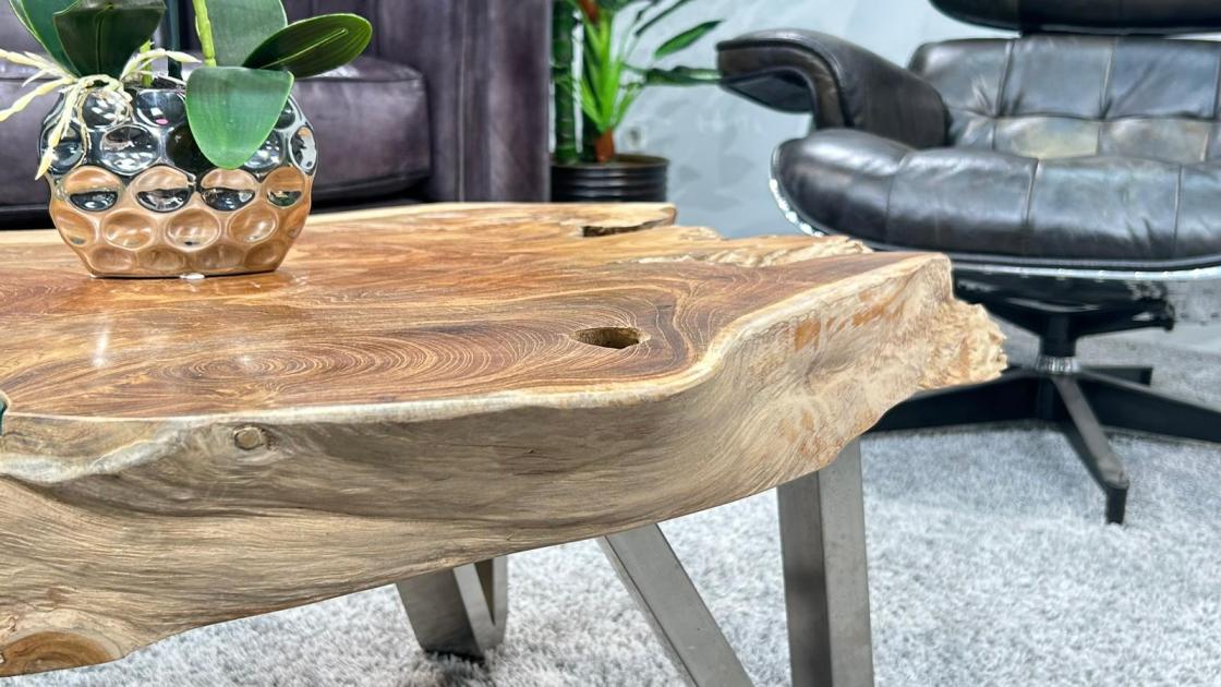 Teakholz-Wohnzimmertisch mit Metallbeinen, 116x73x41 cm