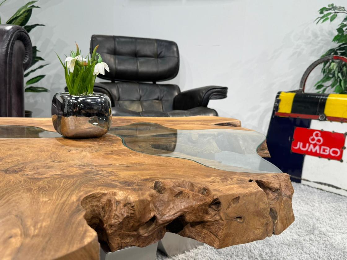 Sofatisch mit Glaseinlagen und O-förmigen Stahlfüßen