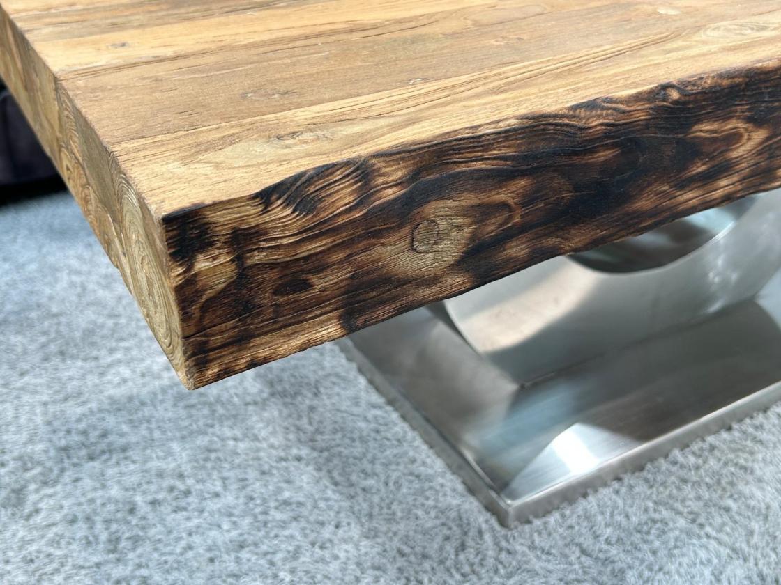 Wohnzimmertisch aus Massivholz recyceltet