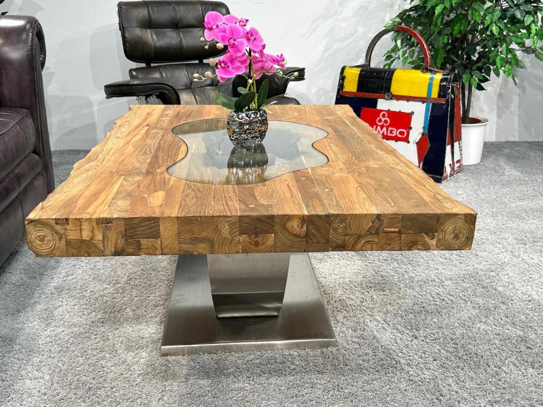 Wohnzimmertisch aus Massivholz recyceltet