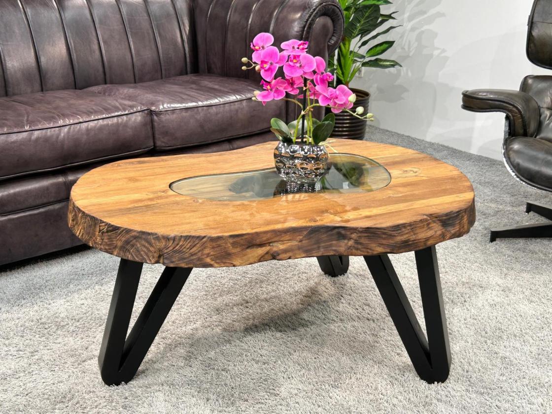 Wohnzimmertisch oval aus massivem Altholz