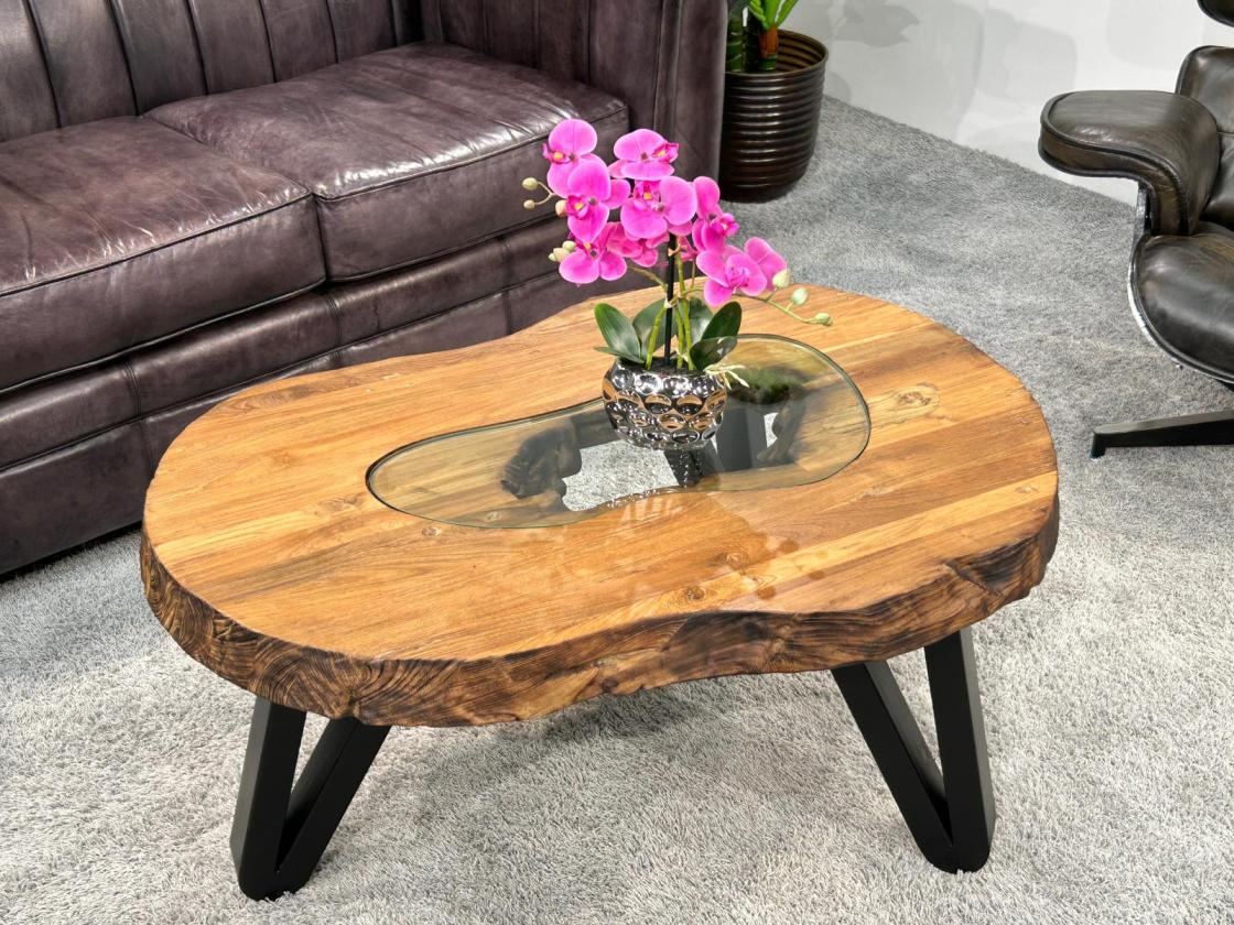 Wohnzimmertisch oval aus massivem Altholz