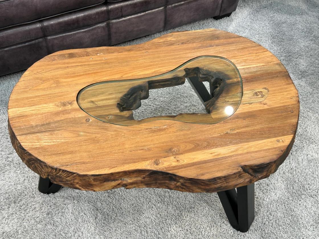 Wohnzimmertisch oval aus massivem Altholz