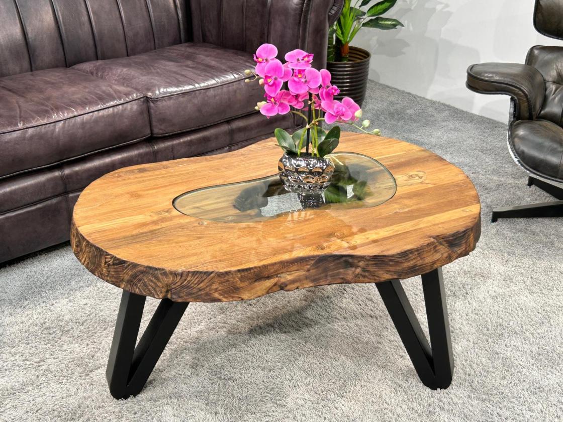 Wohnzimmertisch oval aus massivem Altholz