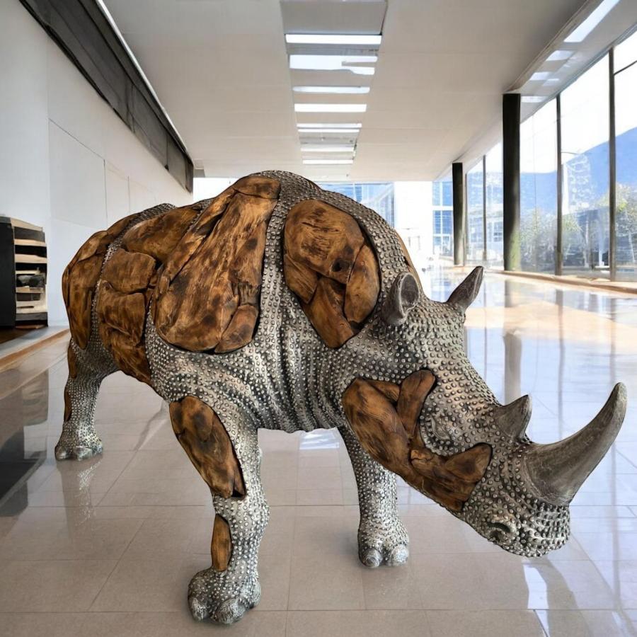 Lebensgroße XXL-Deko Nashorn aus Holz mit Aluminium