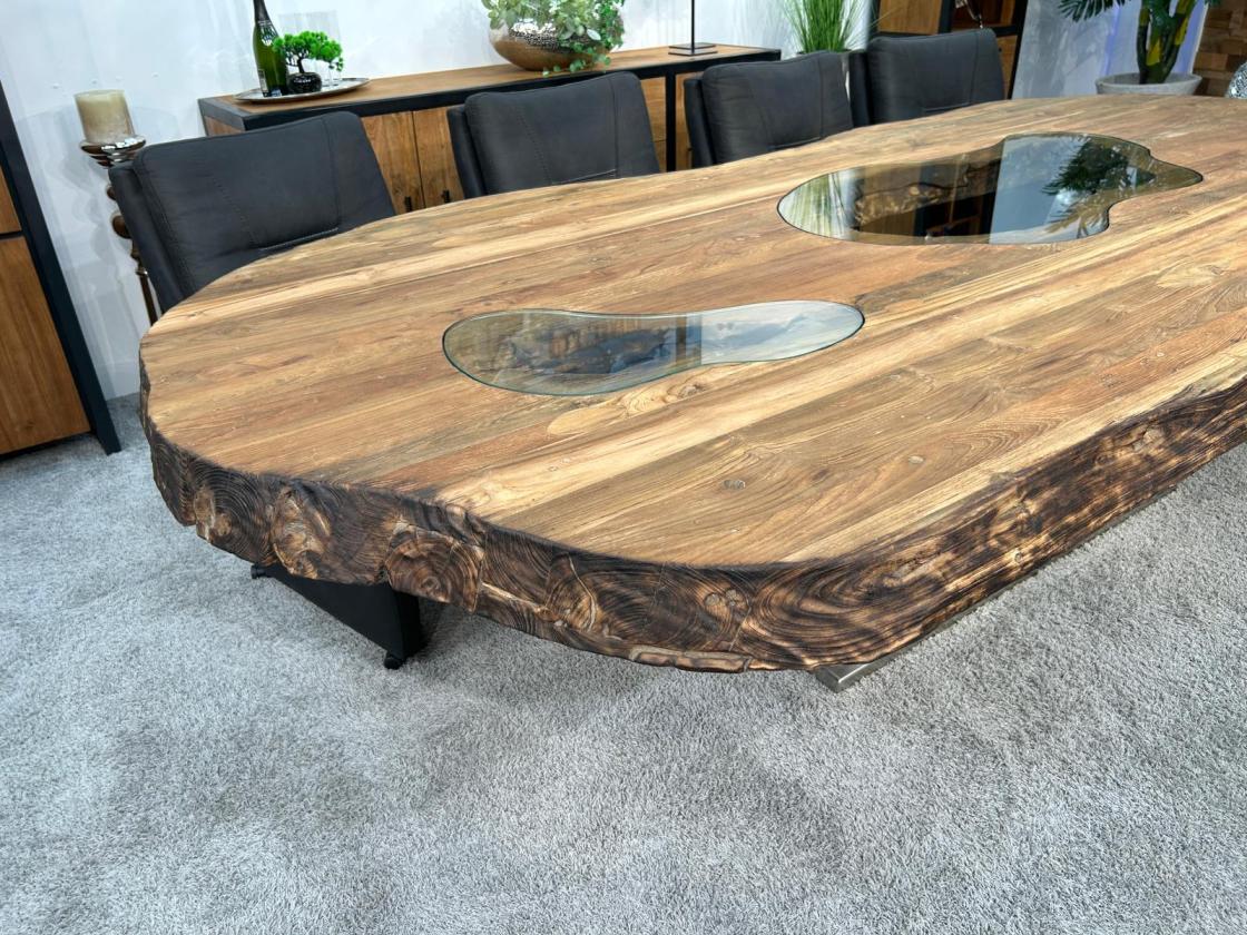 Nachhaltiger Esstisch aus recyceltem Altholz "Fusion"