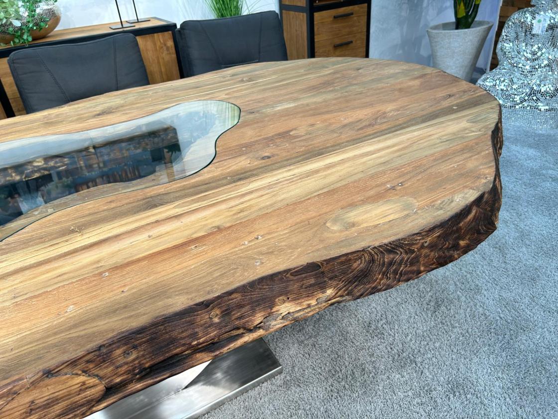Nachhaltiger Esstisch aus recyceltem Altholz "Fusion"