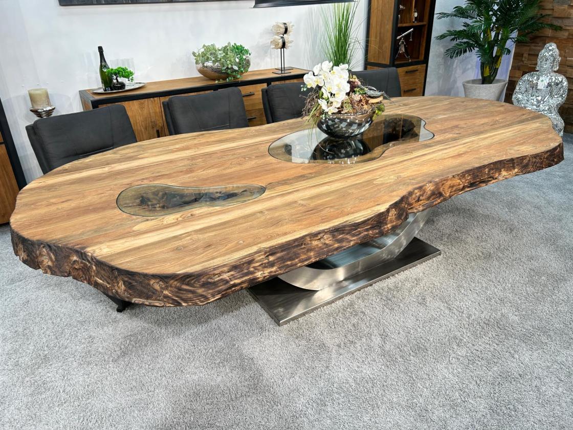 Nachhaltiger Esstisch aus recyceltem Altholz "Fusion"