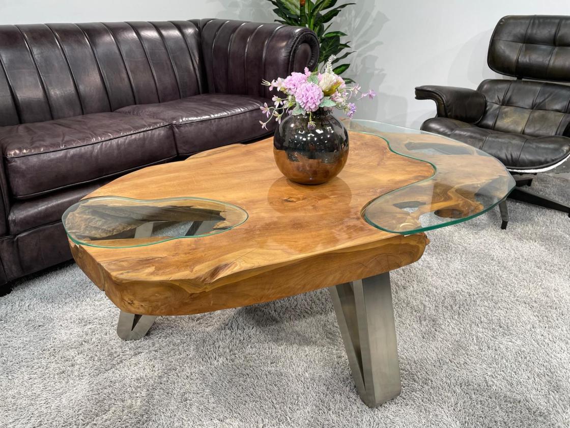Vollholz Couchtisch aus einer Teak Baumscheibe