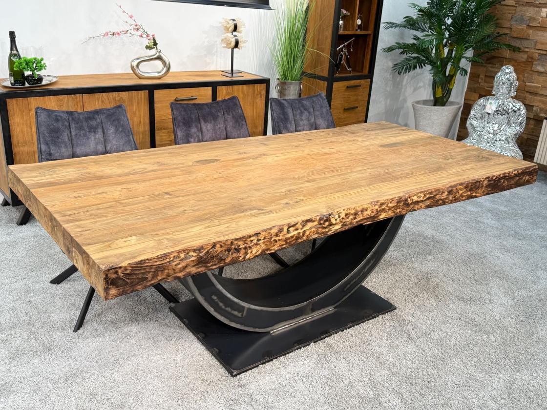 Wohnzimmertisch Deep Island 220x100 aus massivem Altholz und Rohstahl