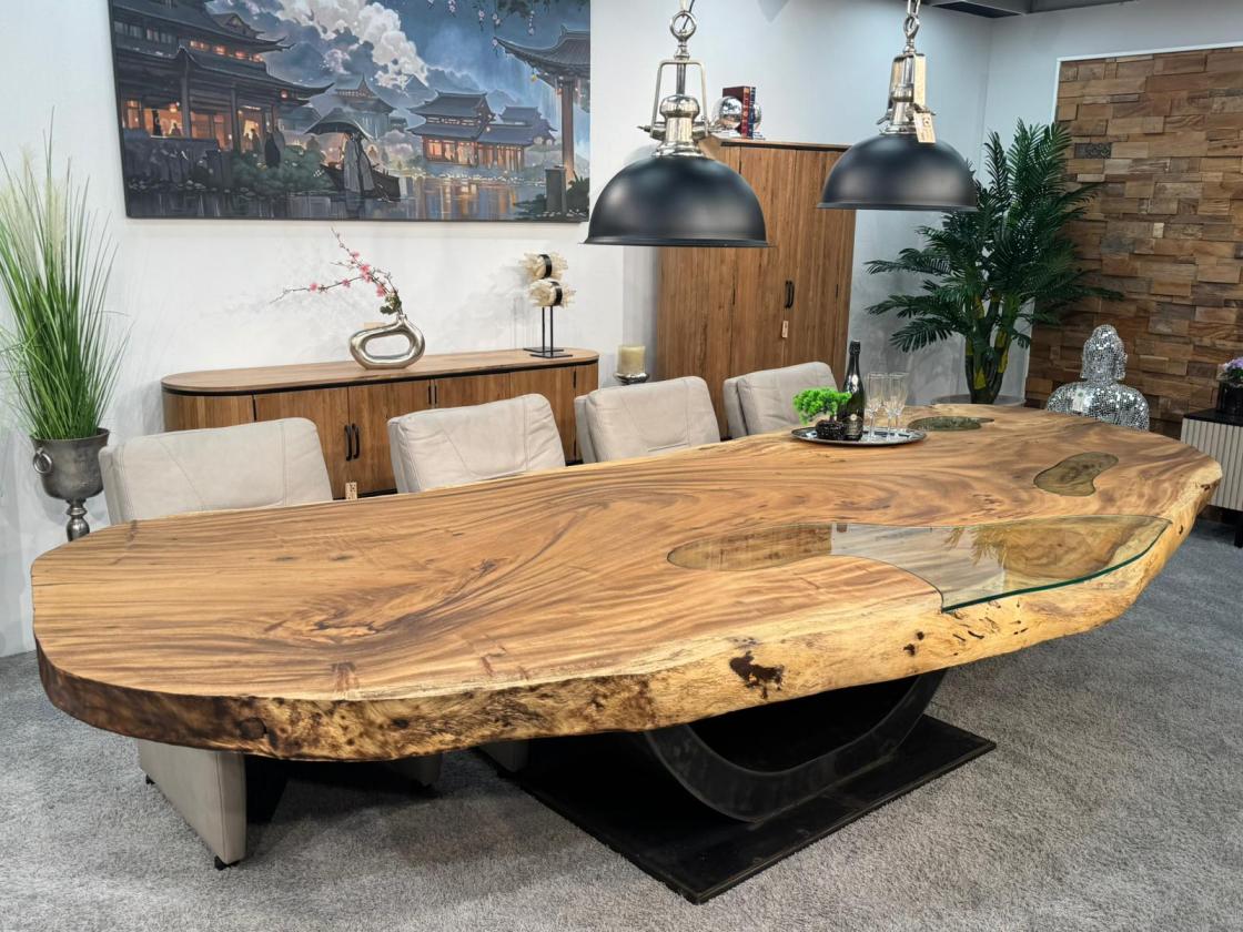 Baumscheiben Esstisch "Lakeside" aus massivem Suarholz