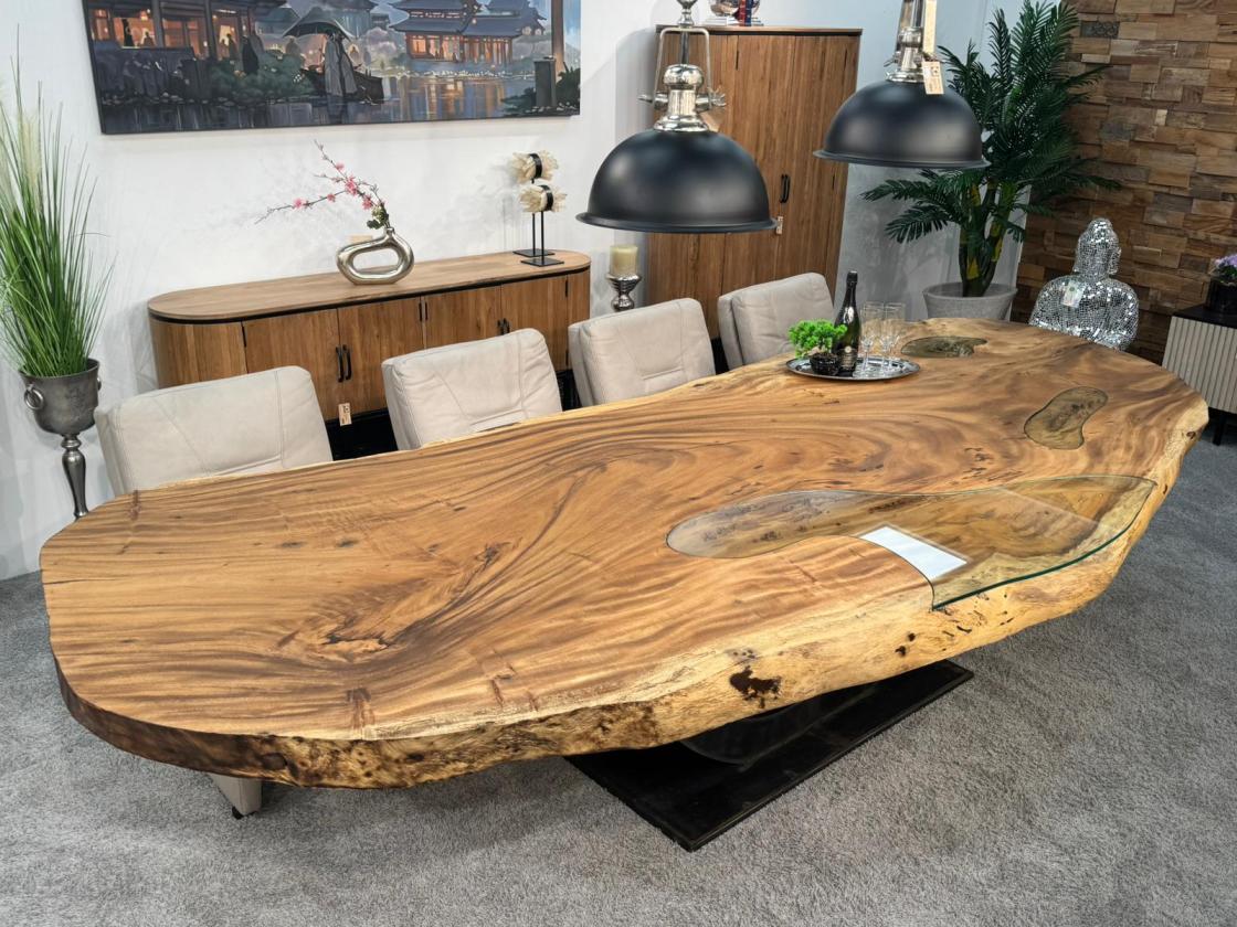 Baumscheiben Esstisch "Lakeside" aus massivem Suarholz