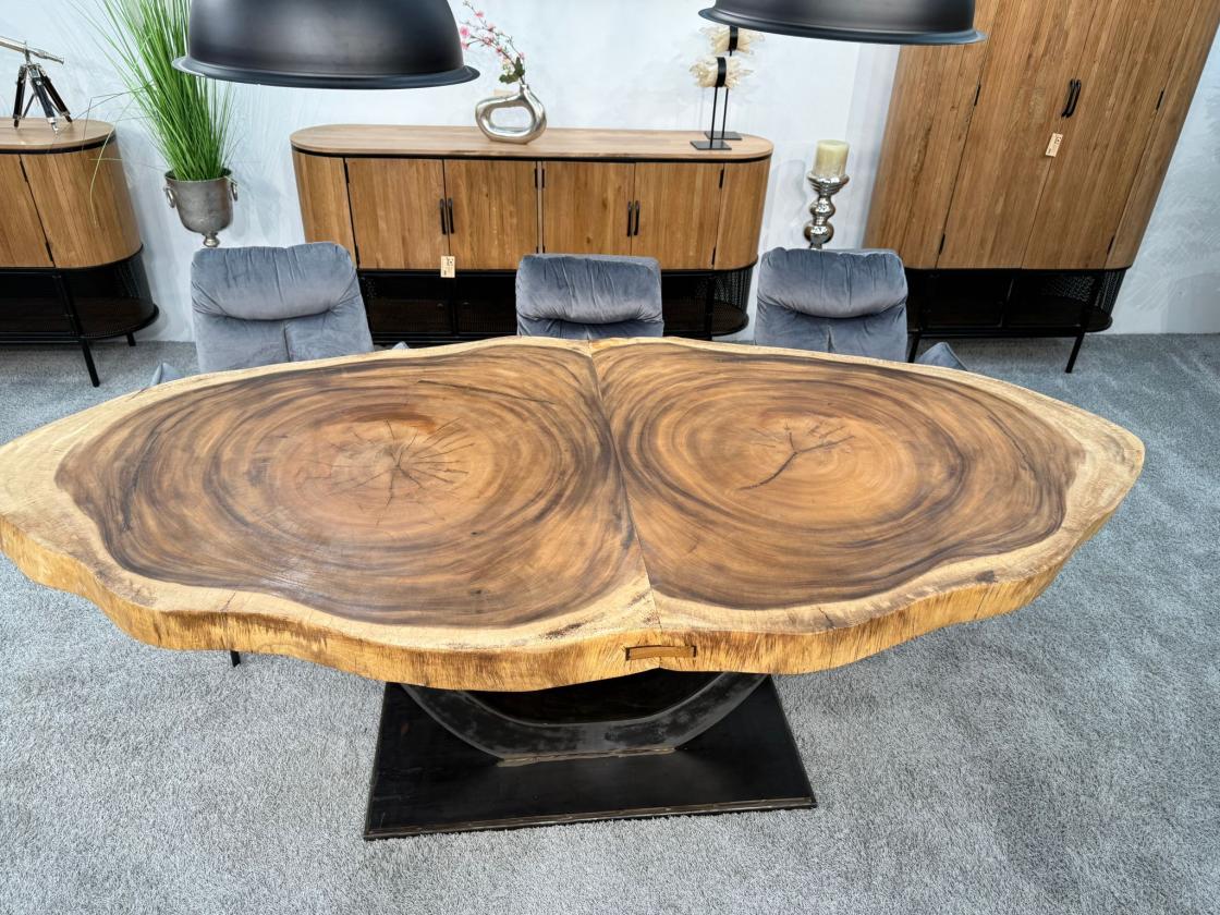 Baumscheiben Esstisch "Lakeside" aus massivem Suarholz