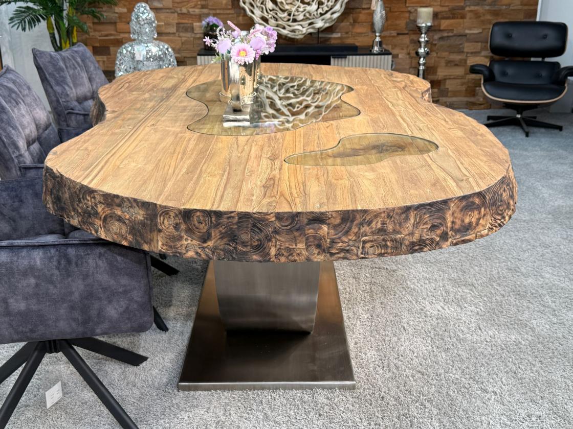 Massiver Holtisch Fusion aus recyceltem Holz