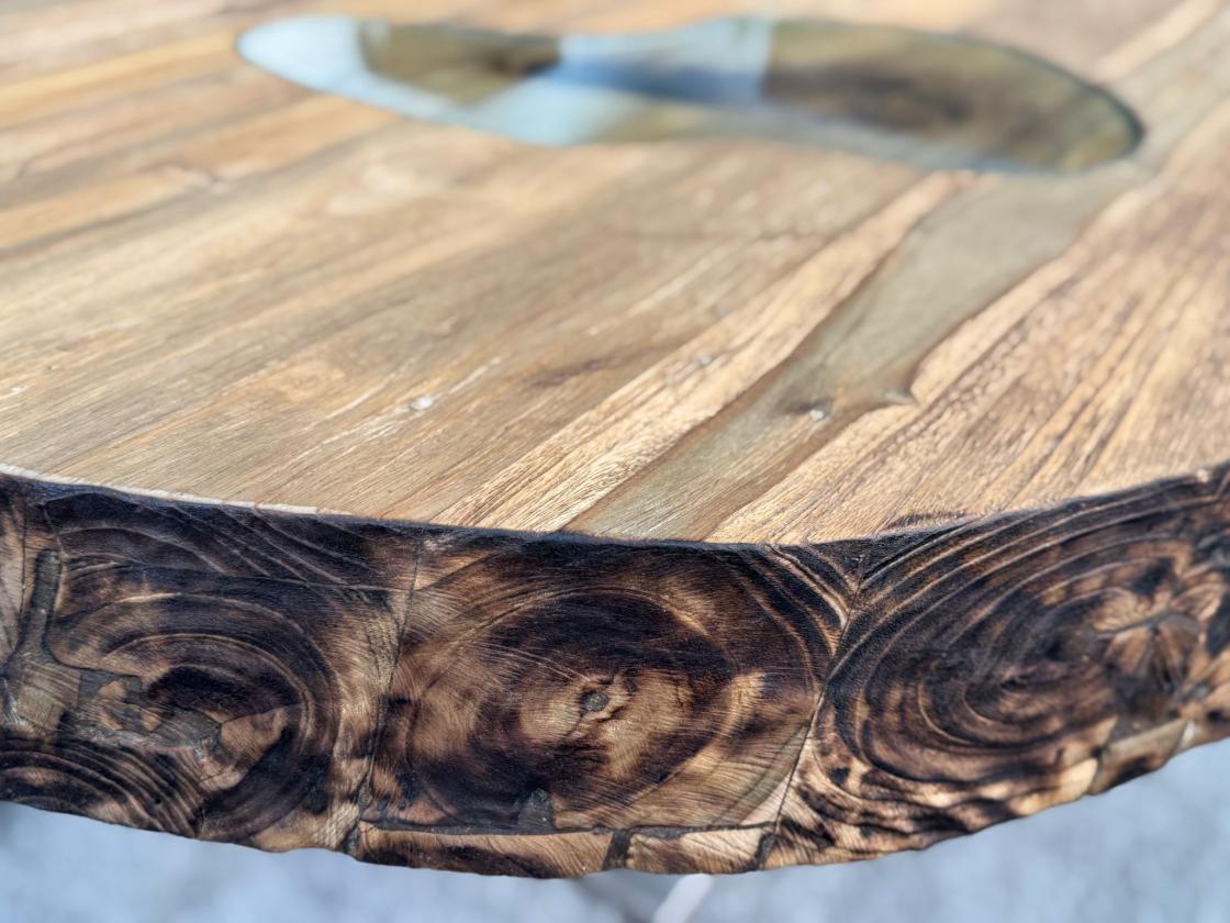 Massiver Holtisch Fusion aus recyceltem Holz