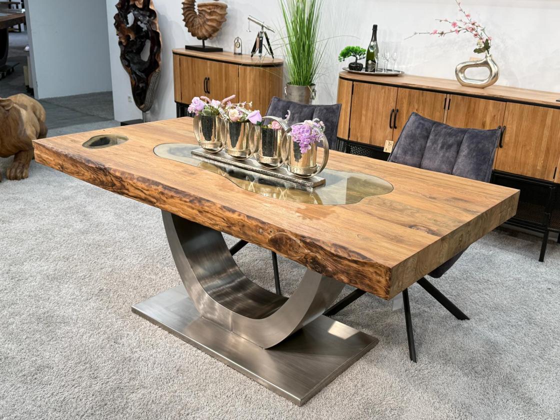 Esstisch für 6 Personen aus Holz mit Edelstahl