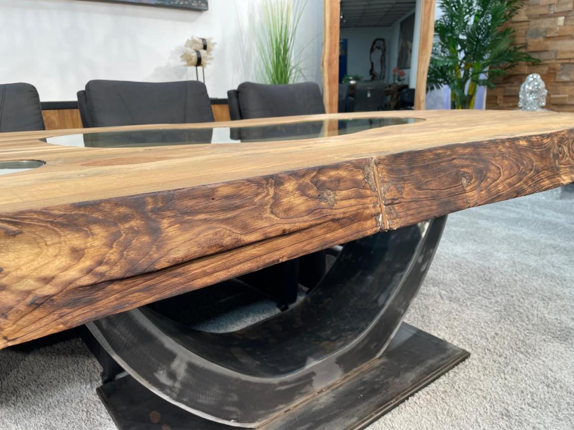 handgefertigter Massivholz Esstisch aus Teak