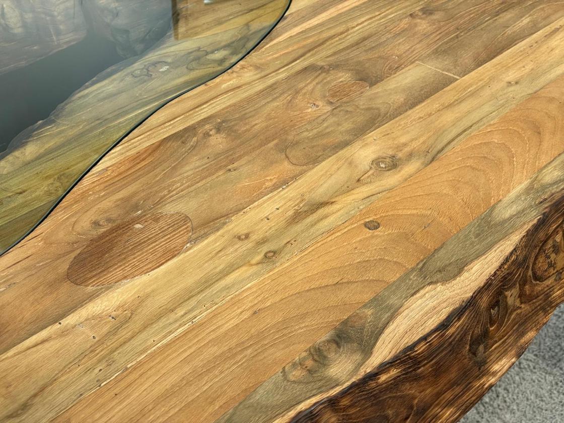 handgefertigter Massivholz Esstisch aus Teak