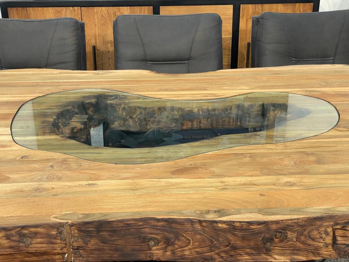 handgefertigter Massivholz Esstisch aus Teak
