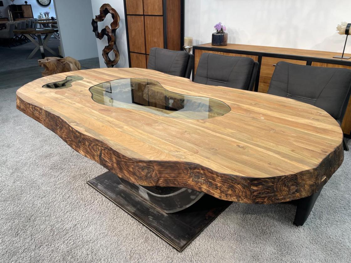 handgefertigter Massivholz Esstisch aus Teak