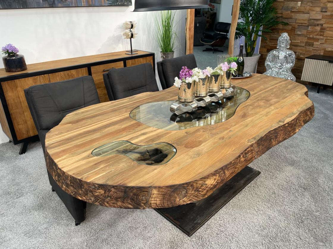 handgefertigter Massivholz Esstisch aus Teak