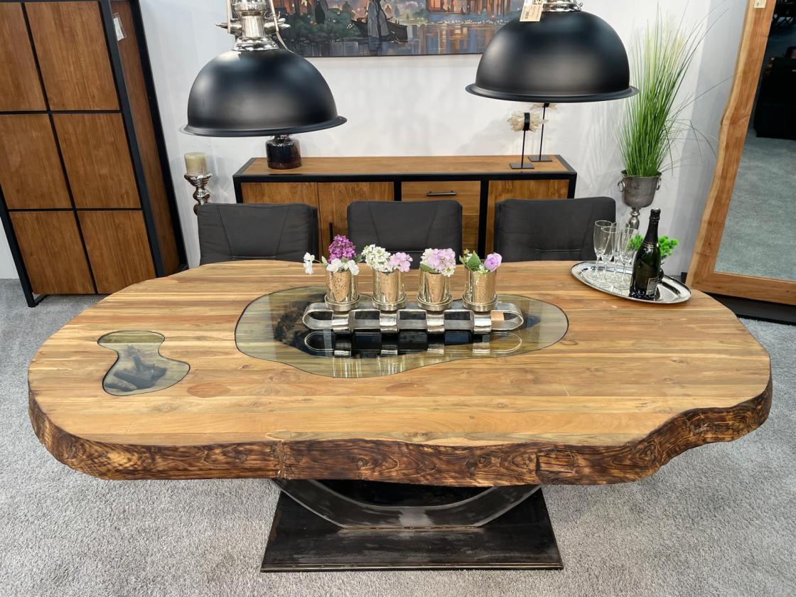 handgefertigter Massivholz Esstisch aus Teak