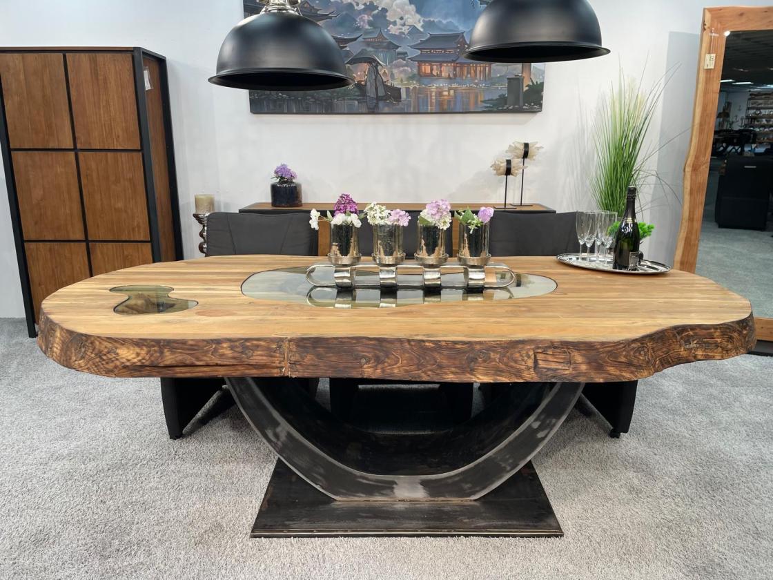 handgefertigter Massivholz Esstisch aus Teak