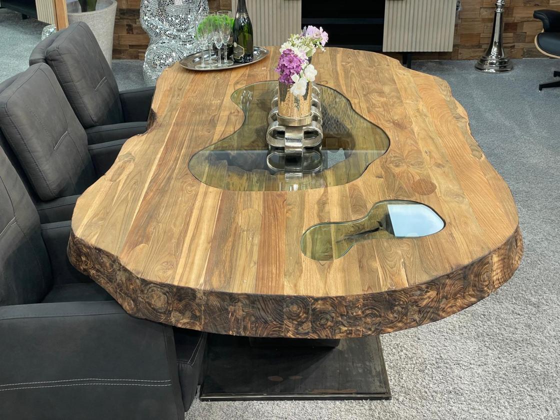 handgefertigter Massivholz Esstisch aus Teak