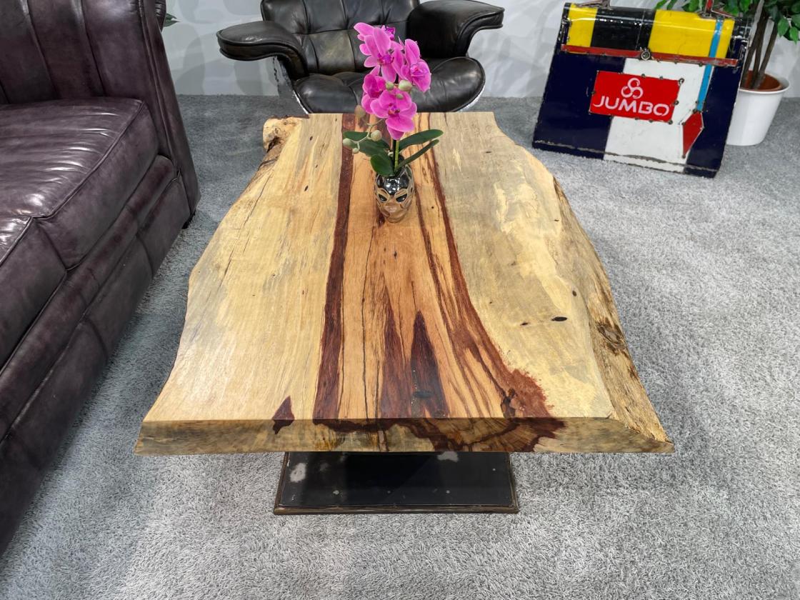 Baumstamm Couchtisch Tamarind 96 cm mit Tischgestell aus Stahl