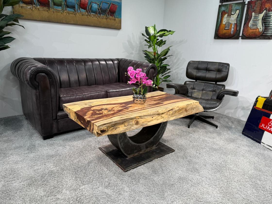 Baumstamm Couchtisch Tamarind 120 cm mit Tischgestell aus Stahl