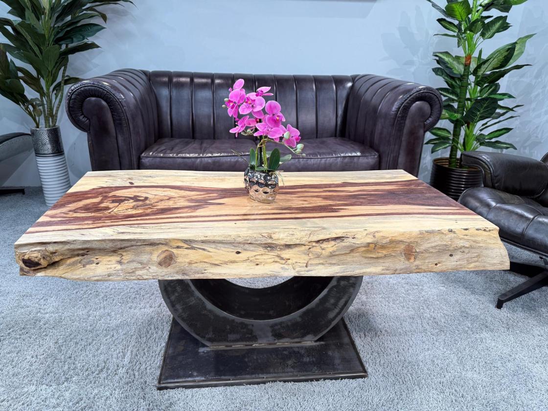 Baumstamm Couchtisch Tamarind 120 cm mit Tischgestell aus Stahl