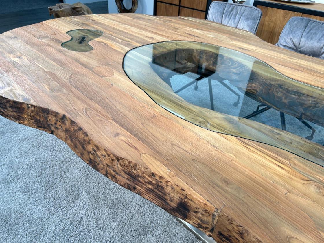 Außergewöhnlicher Esstisch 300 cm Fusion Vollholz massiv
