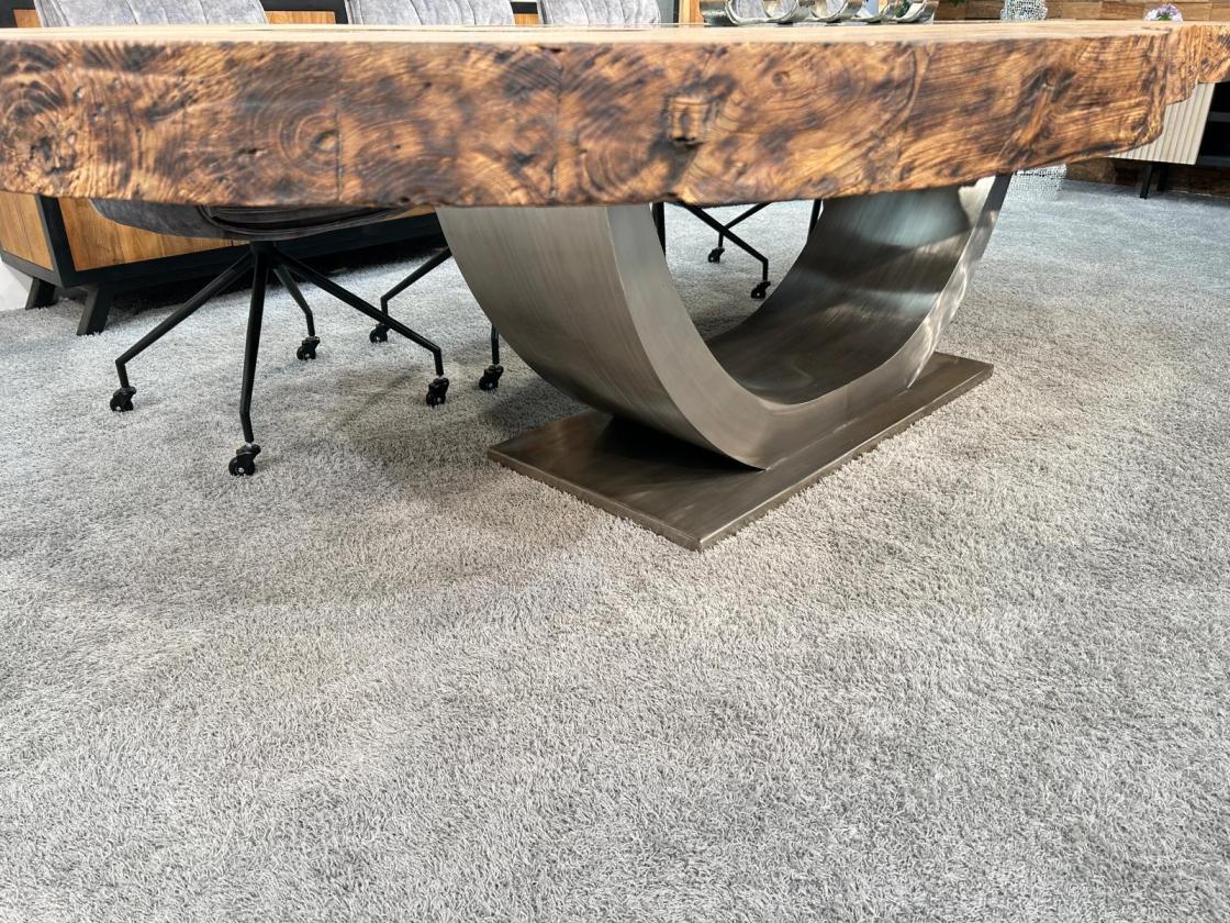 Außergewöhnlicher Esstisch 300 cm Fusion Vollholz massiv