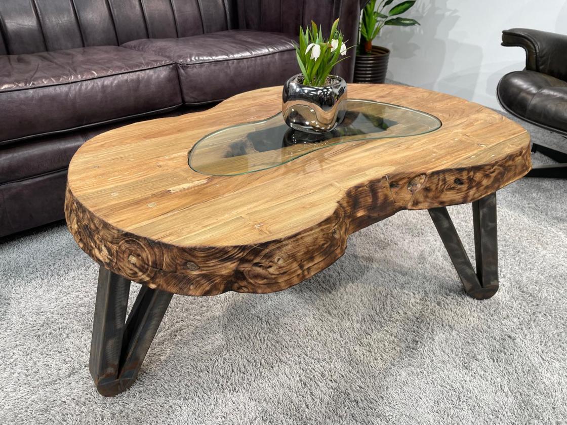 ovaler Couchtisch aus massivem Teakholz