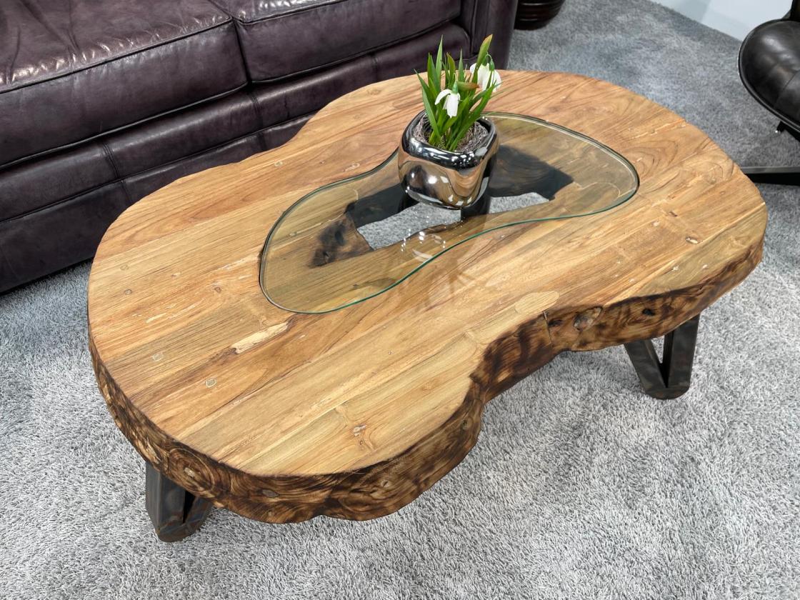 ovaler Couchtisch aus massivem Teakholz