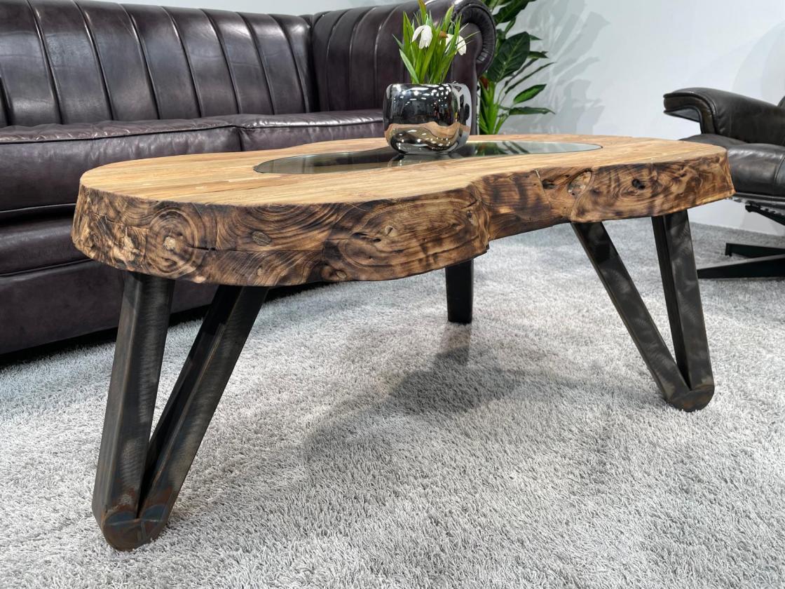 ovaler Couchtisch aus massivem Teakholz