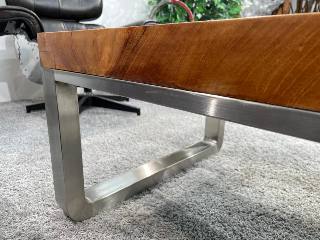 Handgefertigter Wohnzimmertisch aus massivem Teakholz 90cm