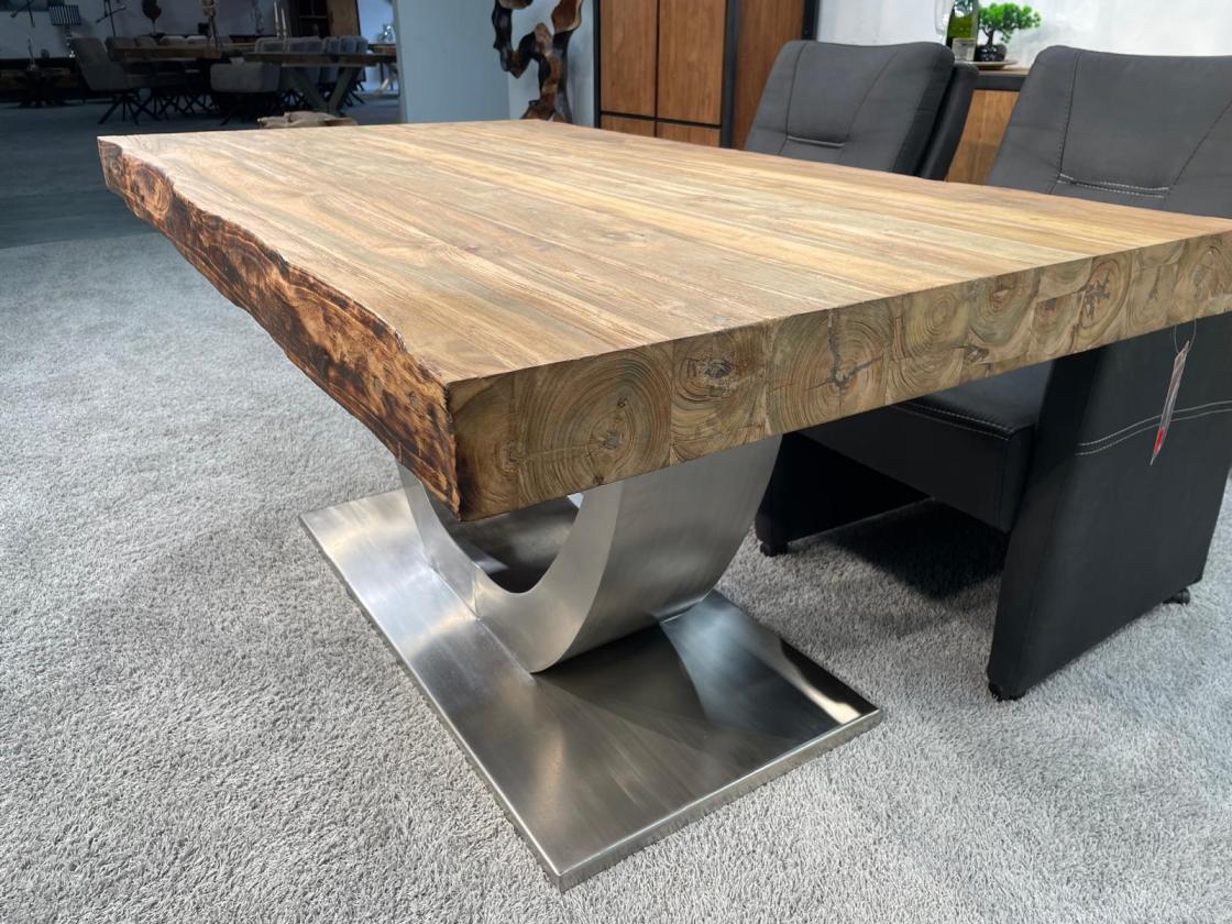 Esstisch aus Massivholz mit Edelstahlfuss 160cm