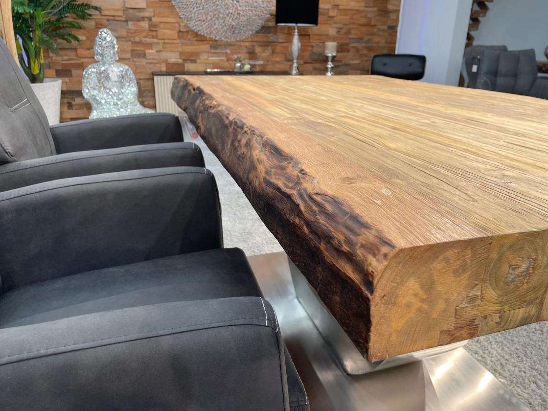 Esstisch aus Massivholz mit Edelstahlfuss 160cm