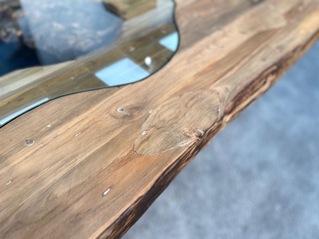 Design Massivholztisch mit extrem starker Tischplatte