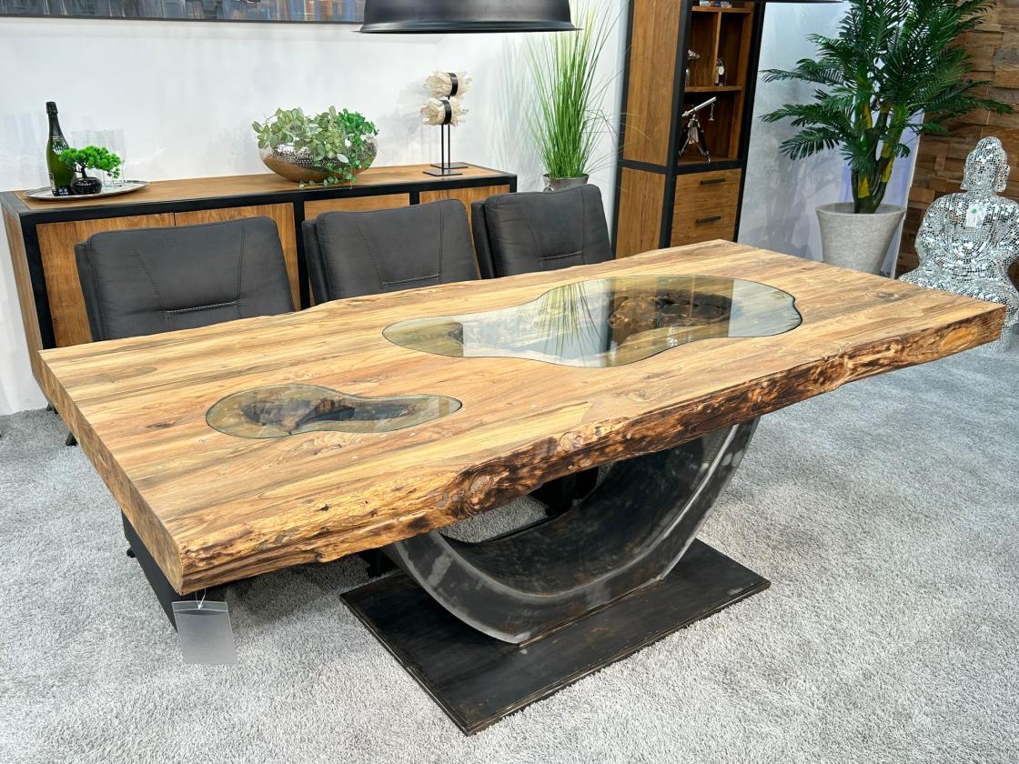 Design Massivholztisch mit extrem starker Tischplatte