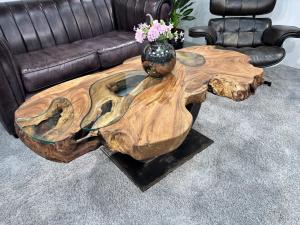 Schöner Baumstamm Couchtisch