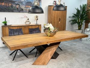 Esszimmertisch-Deep-Island-250cm-aus-Holz