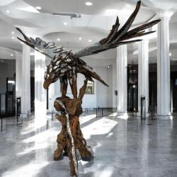 Skulptur / Dekofigur "Adler", 240 cm breit, aus Altholz mit Aluminium